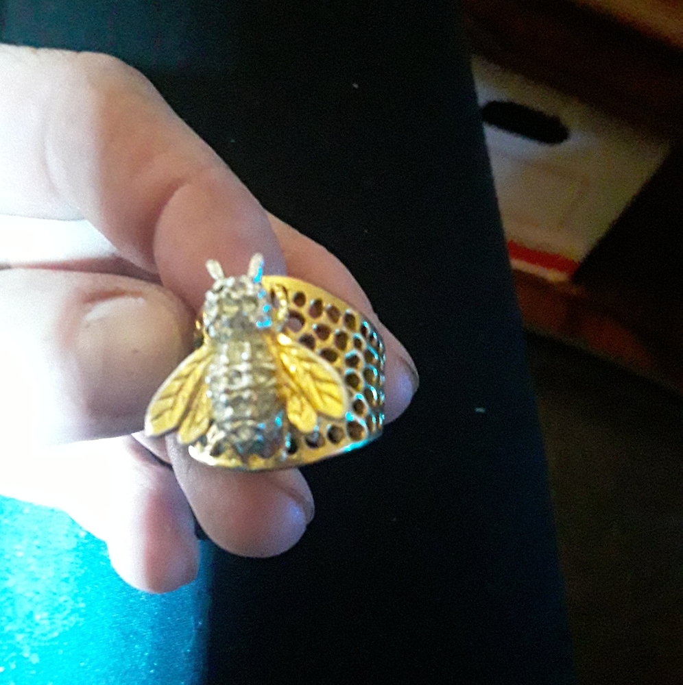 Bumblebee ring - Picture 2 of 2